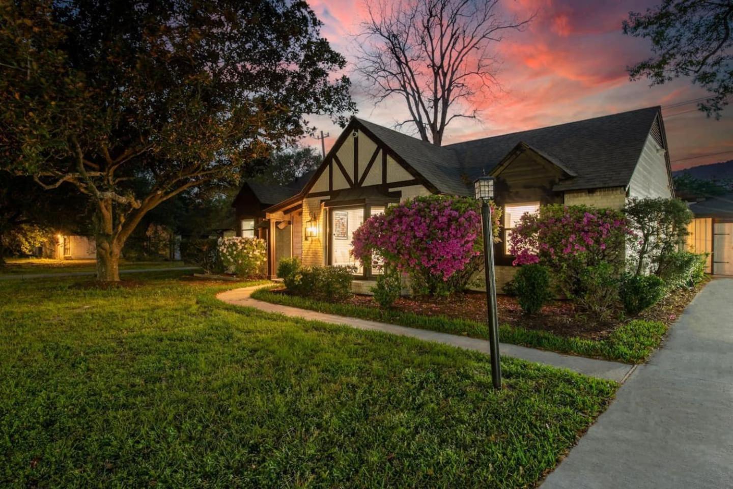 Western Oaks Retreat Houston Exterior foto