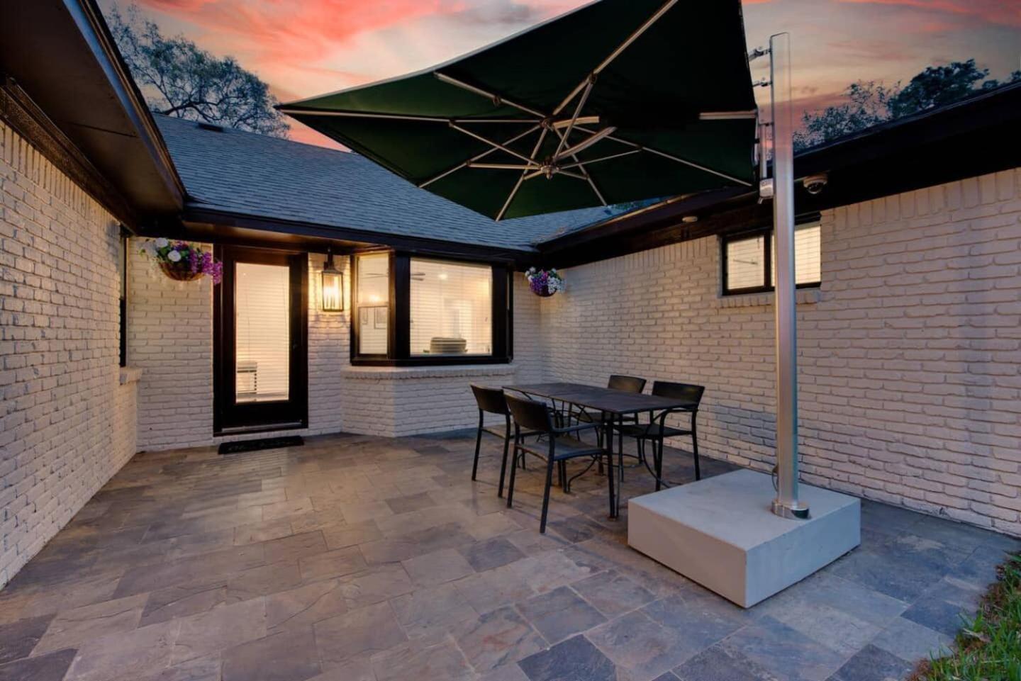 Western Oaks Retreat Houston Exterior foto